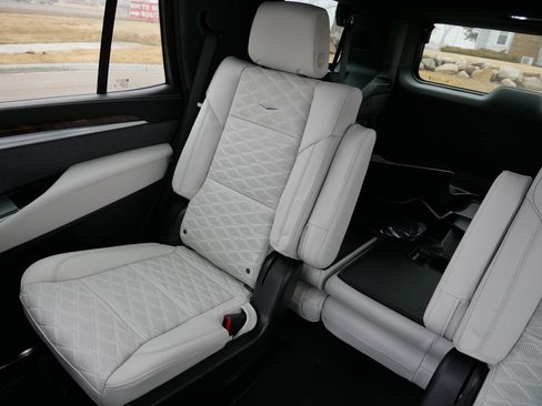 New 2026 Cadillac Escalade Platinum Sport w/ LPO, ONYX Package image 10