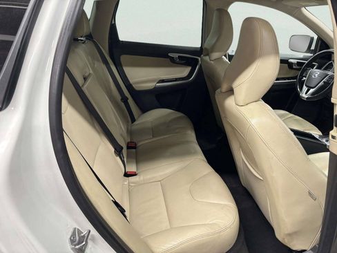 Used 2016 Volvo XC60 T5 Premier w/ Proximity Package FWD image 21