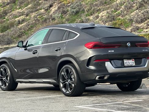 Used 2023 BMW X6 xDrive40i w/ Climate Comfort Package image 7
