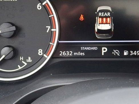 Used 2024 Nissan Rogue SV w/ SV Premium Package FWD image 25