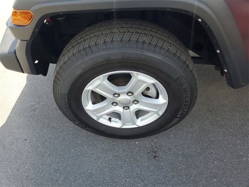 Used 2021 Jeep Wrangler Unlimited Sport image 6