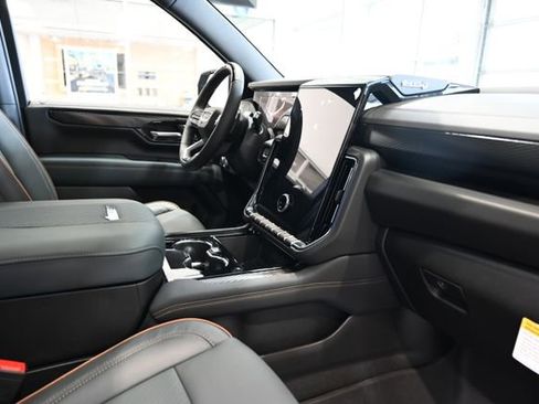 New 2026 GMC Yukon XL AT4 image 15