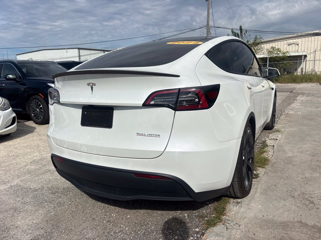 Used 2024 Tesla Model Y Performance AWD/4WD image 3