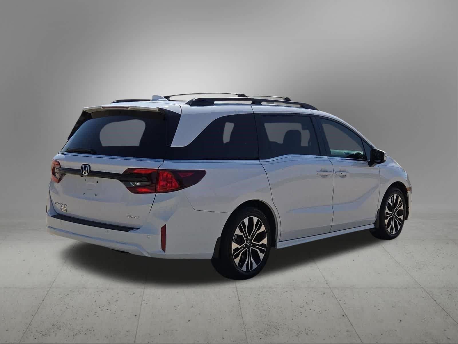 Used 2025 Honda Odyssey Elite image 6
