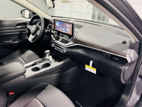 New 2025 Nissan Altima 2.5 SV w/ SV Special Edition Package image 33