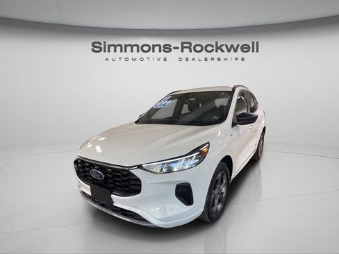 Used 2023 Ford Escape ST-Line w/ Tech Pack #1 AWD/4WD image 1