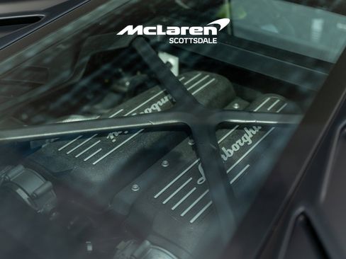 Used 2022 Lamborghini Huracan EVO image 35