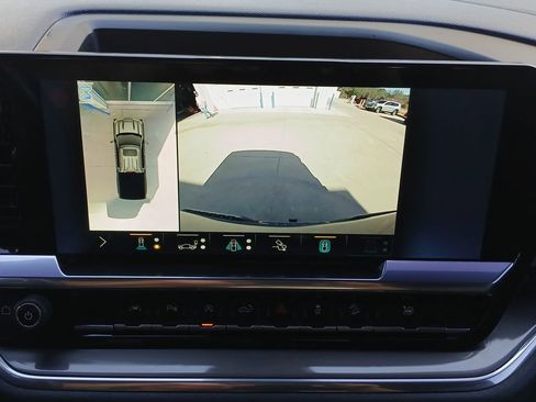 Certified 2022 Chevrolet Silverado 1500 High Country w/ Technology Package image 15