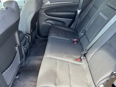 Used 2018 Jeep Grand Cherokee Laredo AWD/4WD image 27