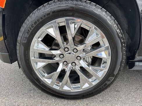 Used 2022 GMC Yukon XL Denali w/ Denali Ultimate Package image 9