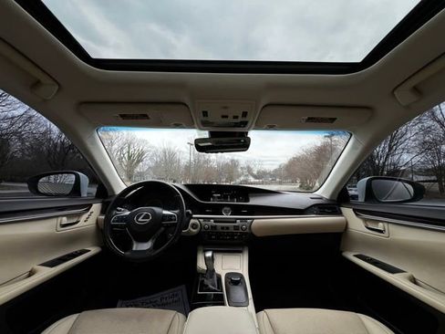 Used 2016 Lexus ES 350 w/ Premium Package w/Wood Trim image 27