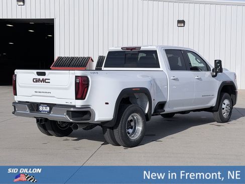 New 2026 GMC Sierra 3500 SLE image 4