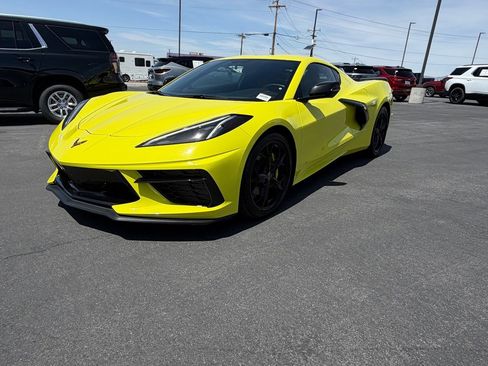 Used 2022 Chevrolet Corvette Stingray Coupe w/ 1LT RWD image 7