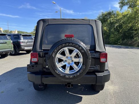 Used 2013 Jeep Wrangler Unlimited Sport image 22