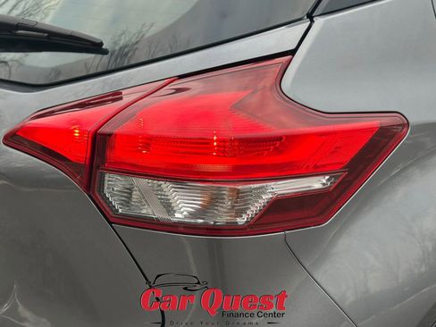 Used 2019 Nissan Kicks S FWD image 30