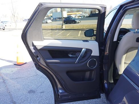 Used 2024 Land Rover Discovery Sport S image 30