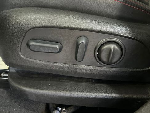 Used 2022 Chevrolet Equinox RS image 31