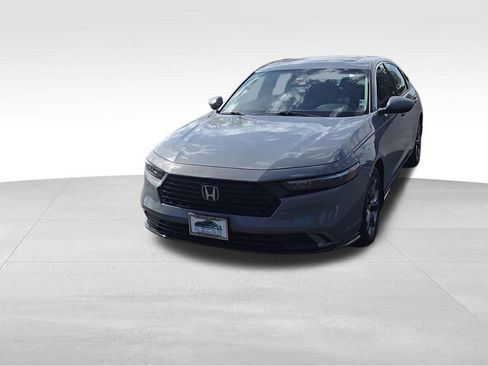 Used 2023 Honda Accord EX-L image 3