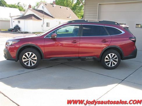 Used 2022 Subaru Outback Premium AWD/4WD image 29