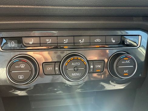 Used 2019 Volkswagen Tiguan SE AWD/4WD image 15