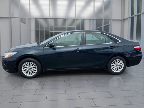 Used 2017 Toyota Camry LE w/ Four Season Floor Mat Package FWD image 9