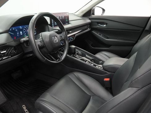 Used 2025 Honda Accord EX-L image 17