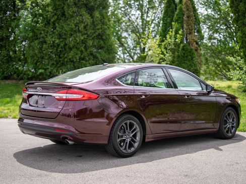 Used 2018 Ford Fusion SE w/ Equipment Group 201A image 5