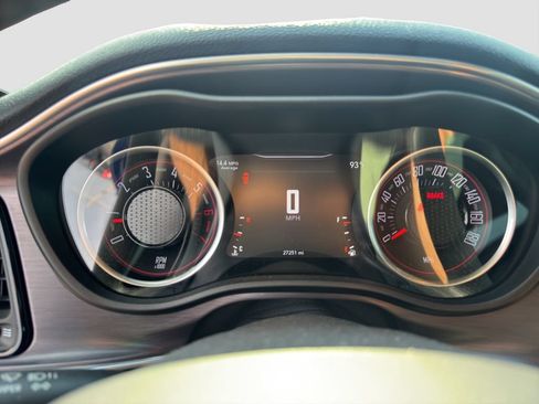 Used 2017 Dodge Challenger R/T Scat Pack RWD image 11