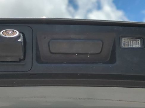 Used 2023 Chevrolet TrailBlazer LT FWD image 15