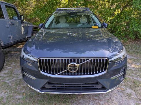 Used 2023 Volvo XC60 B5 Plus w/ Climate Package image 4