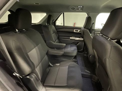 Used 2022 Ford Explorer XLT image 23