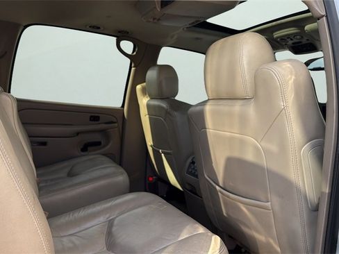 Used 2004 GMC Yukon XL SLT w/ Preferred Equipment Group image 13