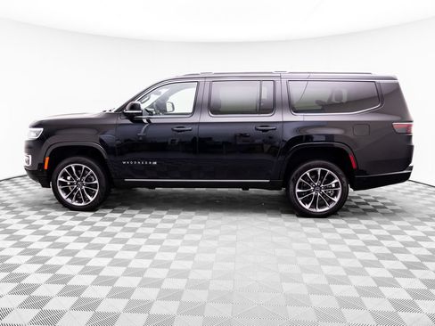 Used 2024 Jeep Wagoneer L Series III w/ Premium Group I AWD/4WD image 2