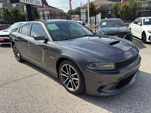 Used 2020 Dodge Charger R/T w/ Plus Group RWD image 4