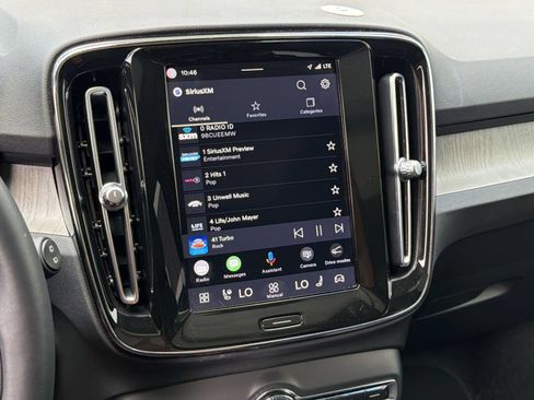 Certified 2023 Volvo XC40 B4 Plus w/ Protection Package Premier FWD image 22