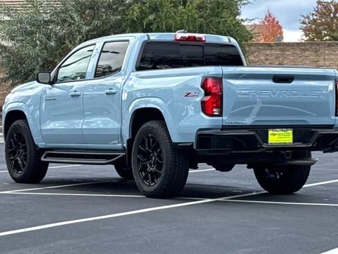 Used 2025 Chevrolet Colorado Z71 image 3