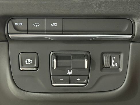 New 2025 Cadillac Escalade ESV Premium Luxury Platinum image 16