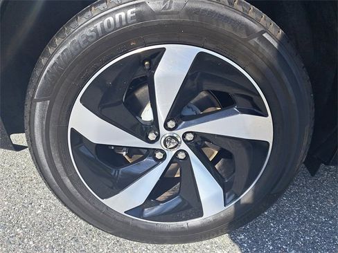 Used 2025 Jaguar F-PACE R-Dynamic S image 5