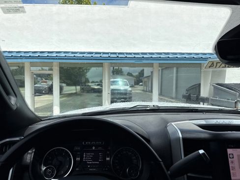 Used 2022 RAM 3500 Big Horn w/ Level C Equiment Group AWD/4WD image 13