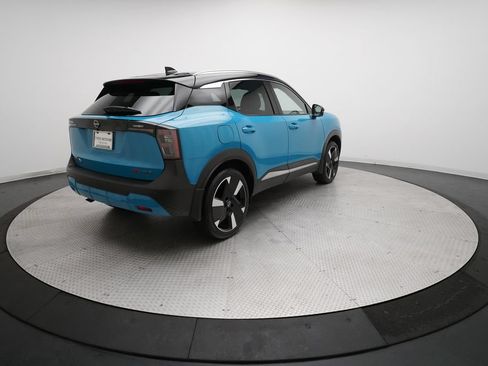 Used 2025 Nissan Kicks SR w/ SR Premium Package AWD/4WD image 32