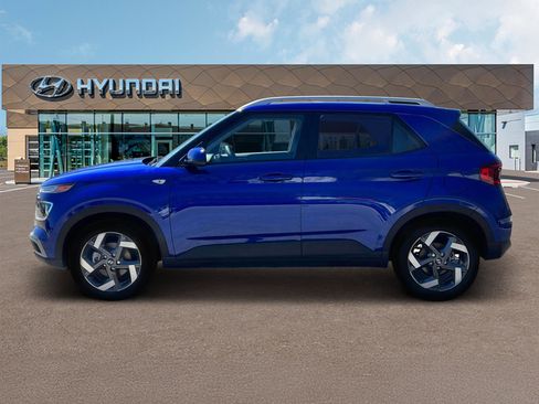 New 2025 Hyundai Venue SEL image 3