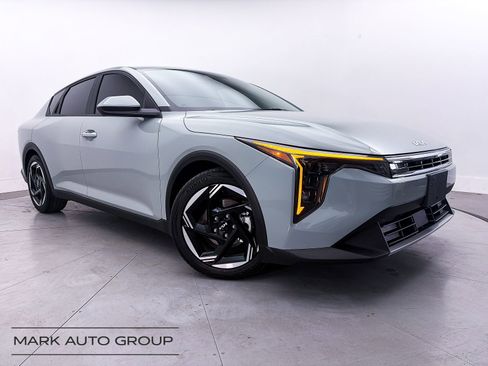 Used 2025 Kia K4 EX FWD image 1