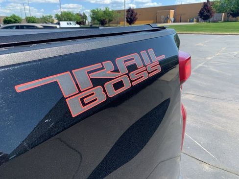 Used 2019 Chevrolet Silverado 1500 LT Trail Boss AWD/4WD image 4