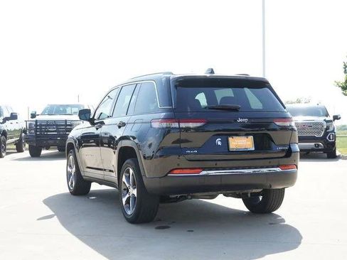 Certified 2023 Jeep Grand Cherokee Limited AWD/4WD image 7