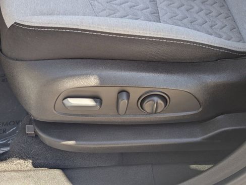 Used 2022 Chevrolet Equinox LT AWD/4WD image 18