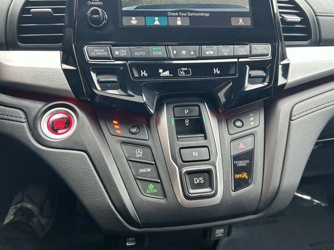 Used 2024 Honda Odyssey Sport image 32