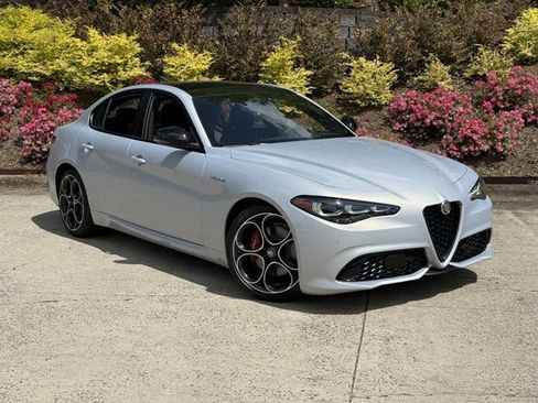 New 2025 Alfa Romeo Giulia w/ Veloce Package Rwd image 1