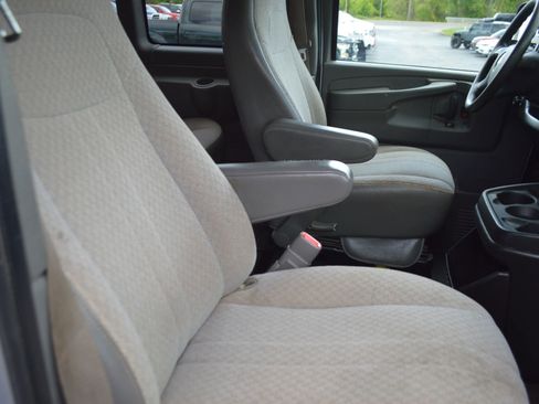 Used 2014 Chevrolet Express 2500 LS RWD image 23