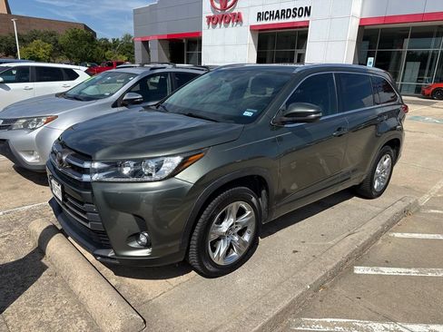Used 2019 Toyota Highlander Limited FWD image 1