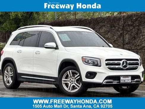 Used 2021 Mercedes-Benz GLB 250 w/ Premium Package image 1